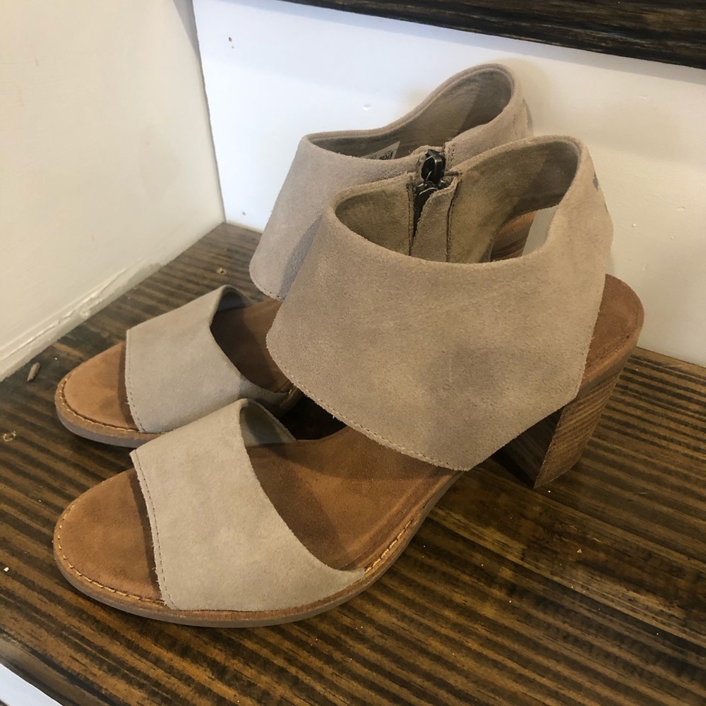 Toms size 8W
